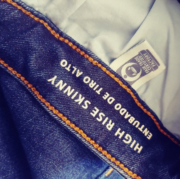 High Rise Universal Thread jegging - Picture 5 of 5